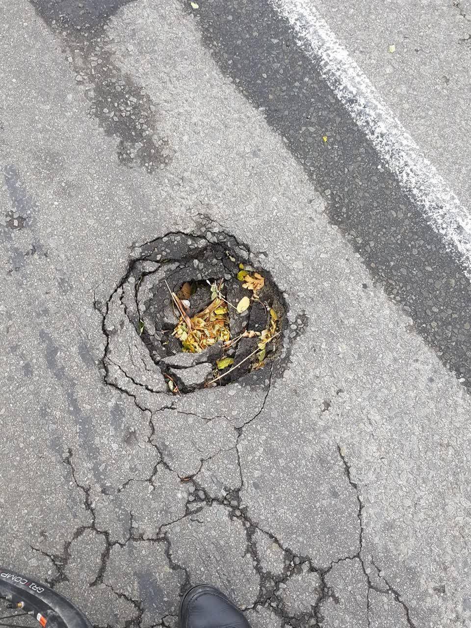 The photograph attached to this roading/streets report