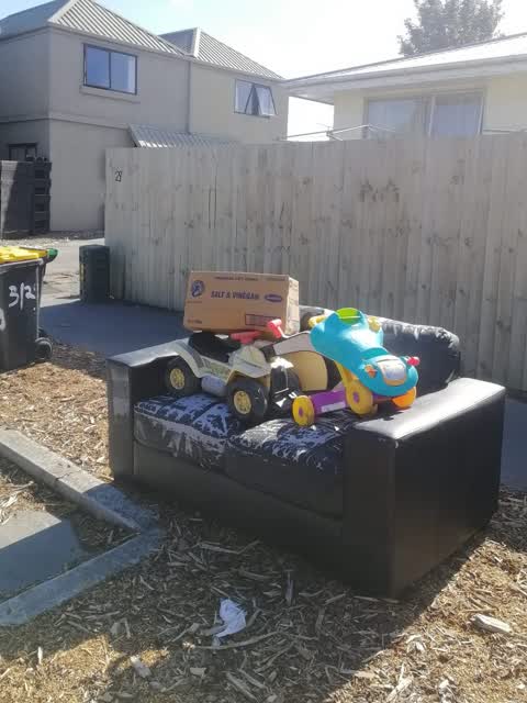 Rubbish/Recycling, a report photo