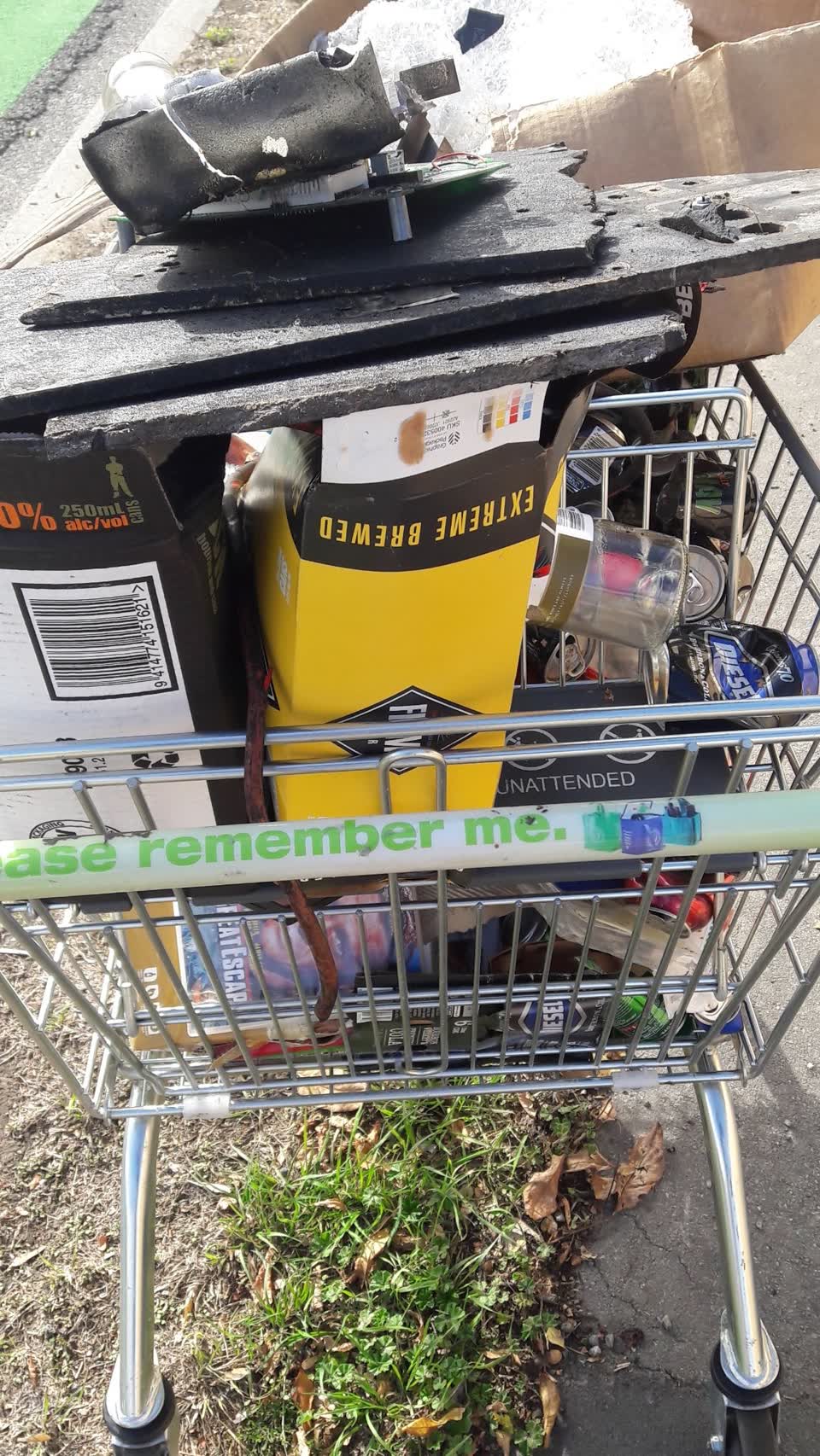 The photograph attached to this rubbish/recycling report