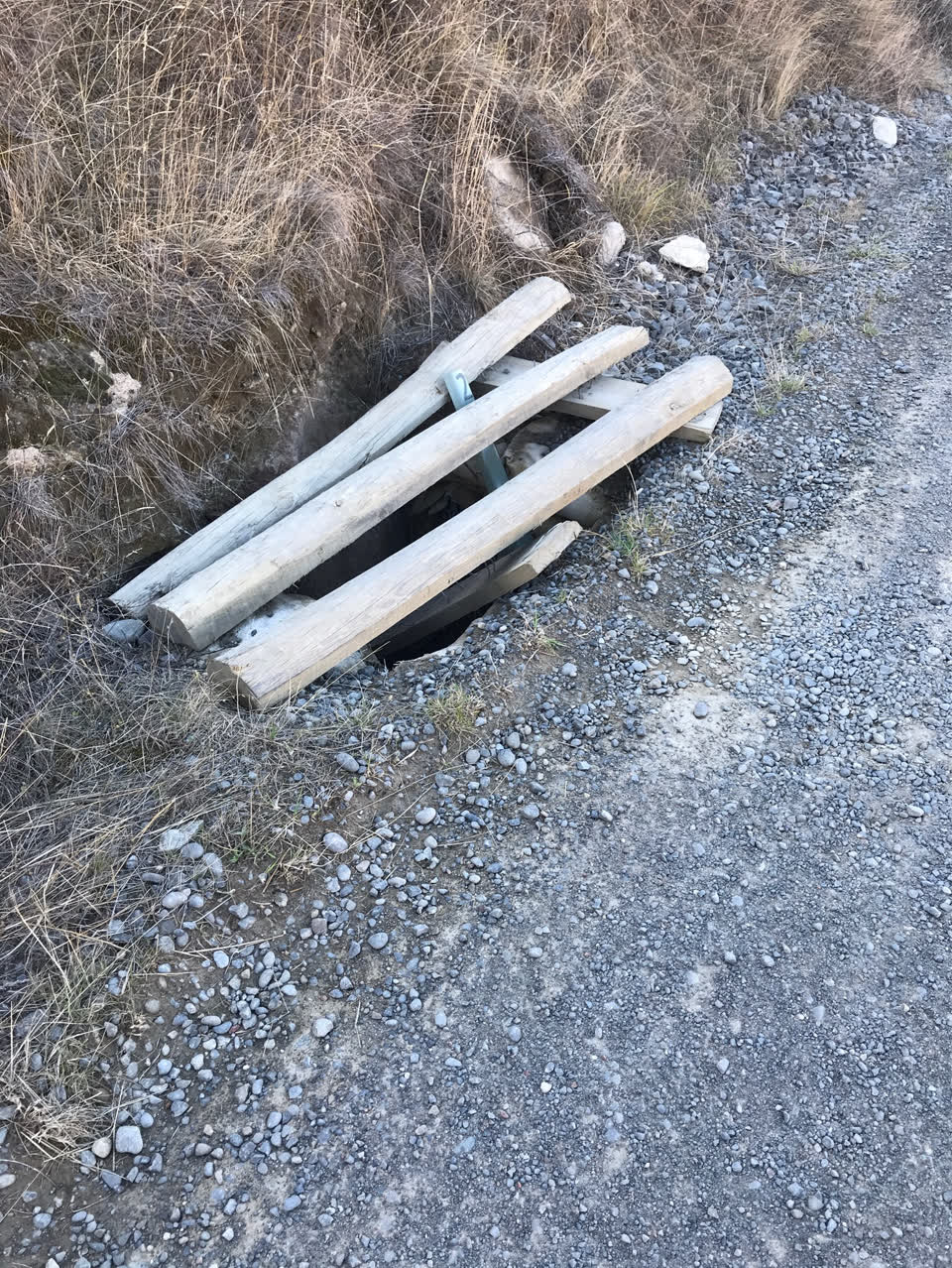 The photograph attached to this roading/streets report