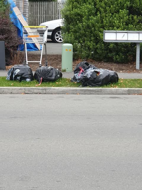 Rubbish/Recycling, a report photo