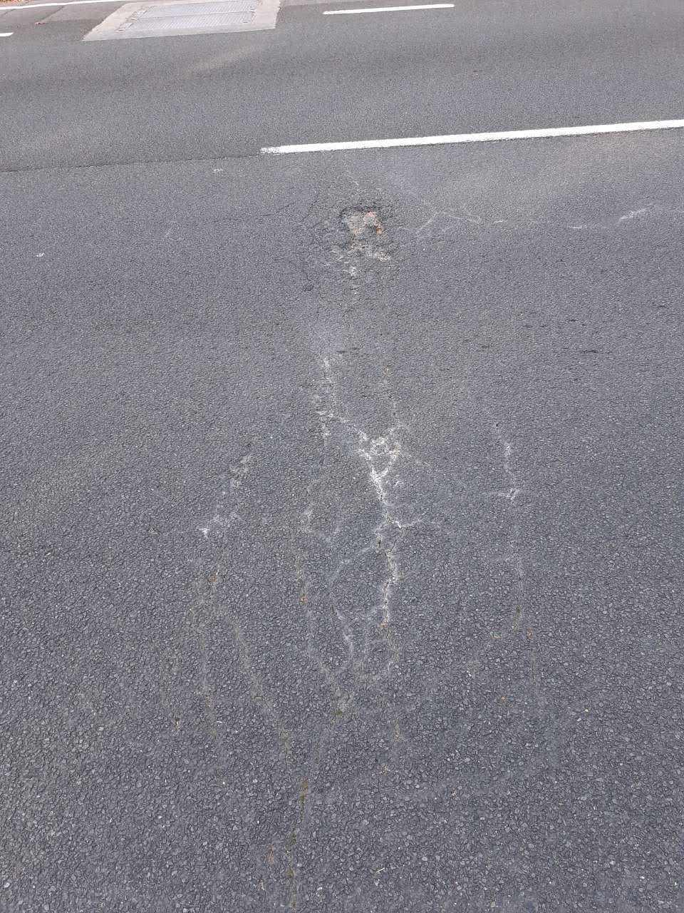 The photograph attached to this roading/streets report