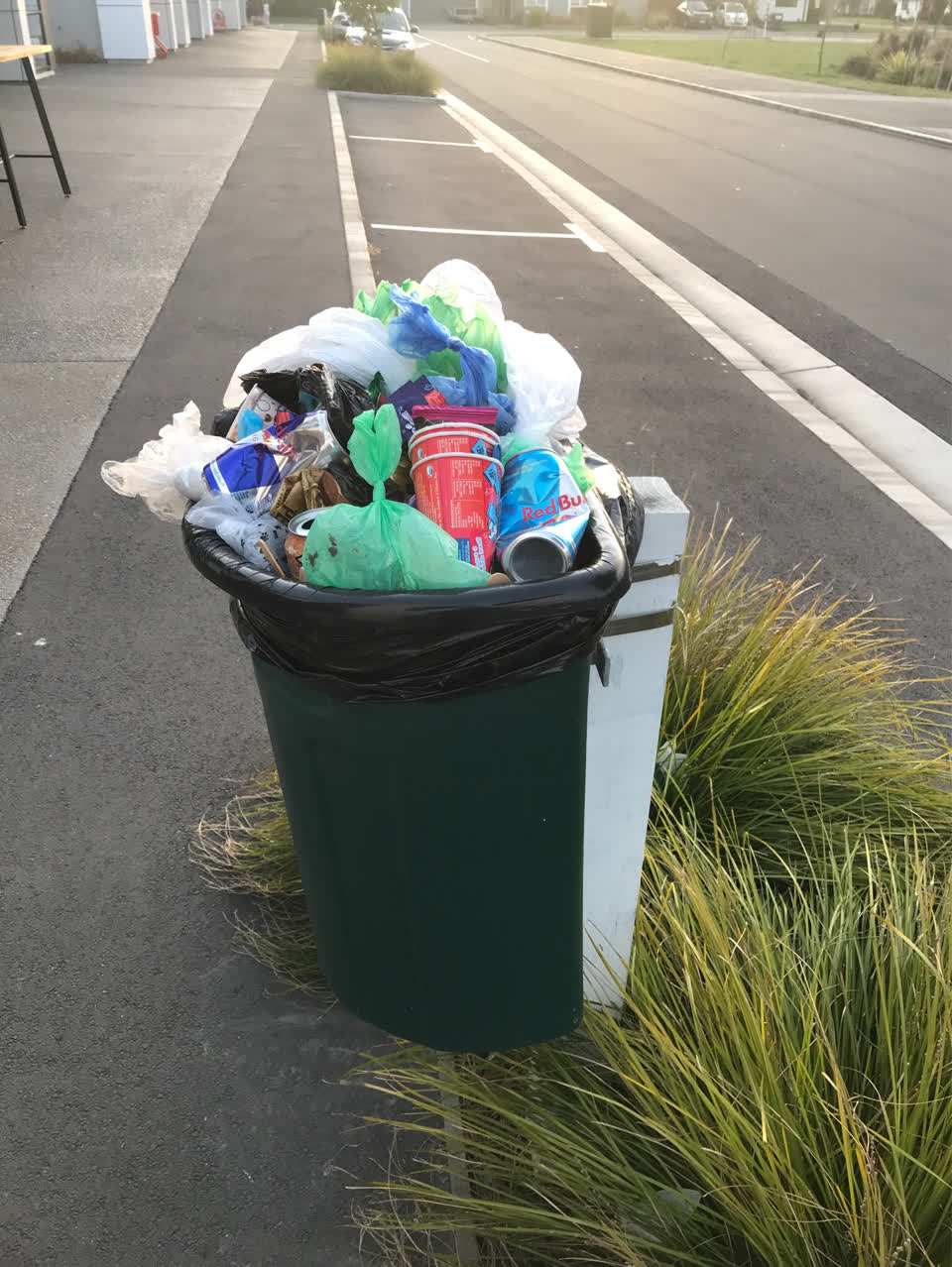 The photograph attached to this rubbish/recycling report