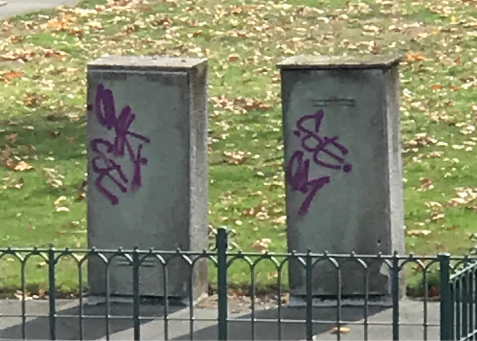 The photograph attached to this graffiti report