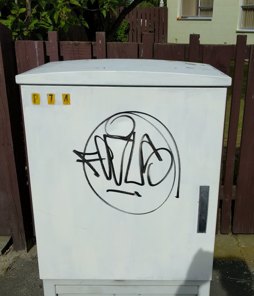 The photograph attached to this graffiti report