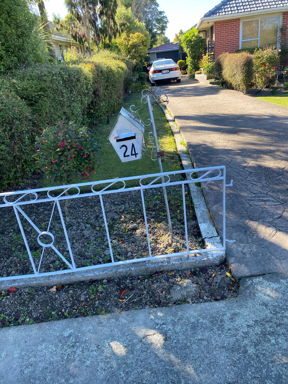 The photograph attached to this roading/streets report