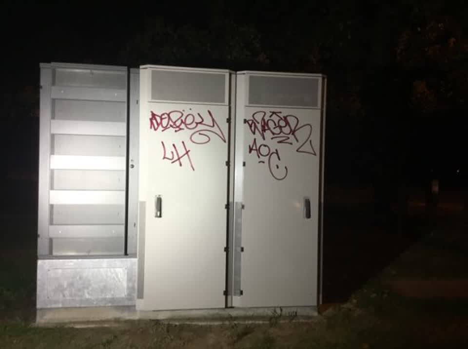 The photograph attached to this graffiti report