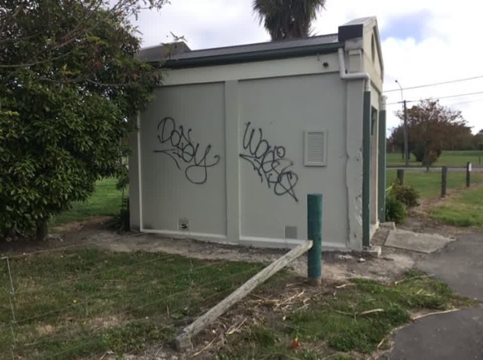 The photograph attached to this graffiti report