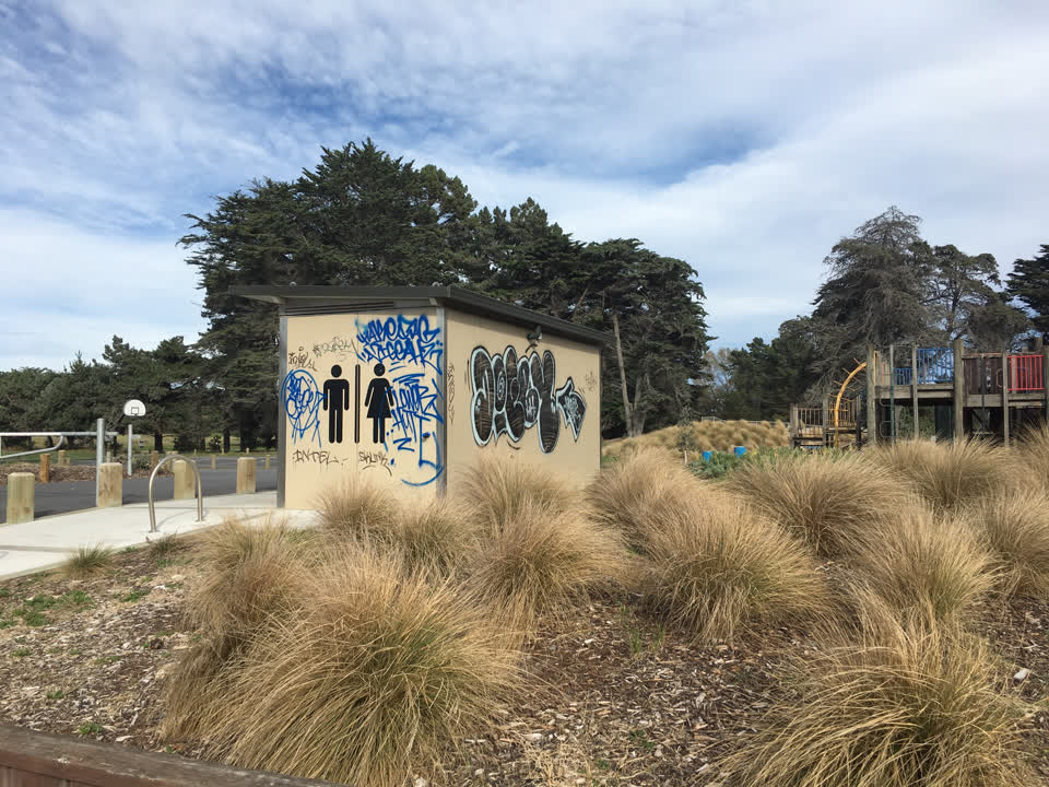 The photograph attached to this graffiti report