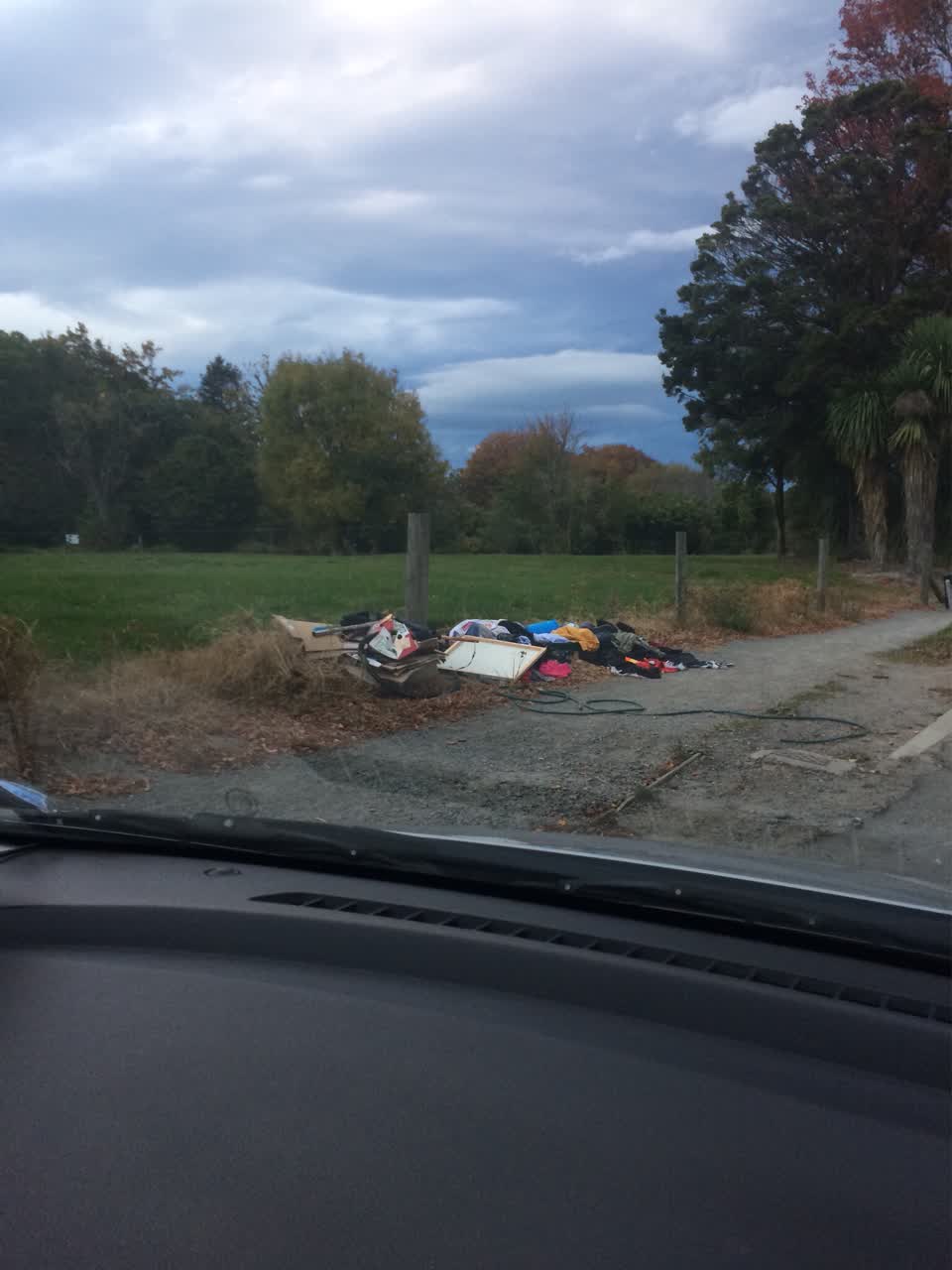 The photograph attached to this rubbish/recycling report