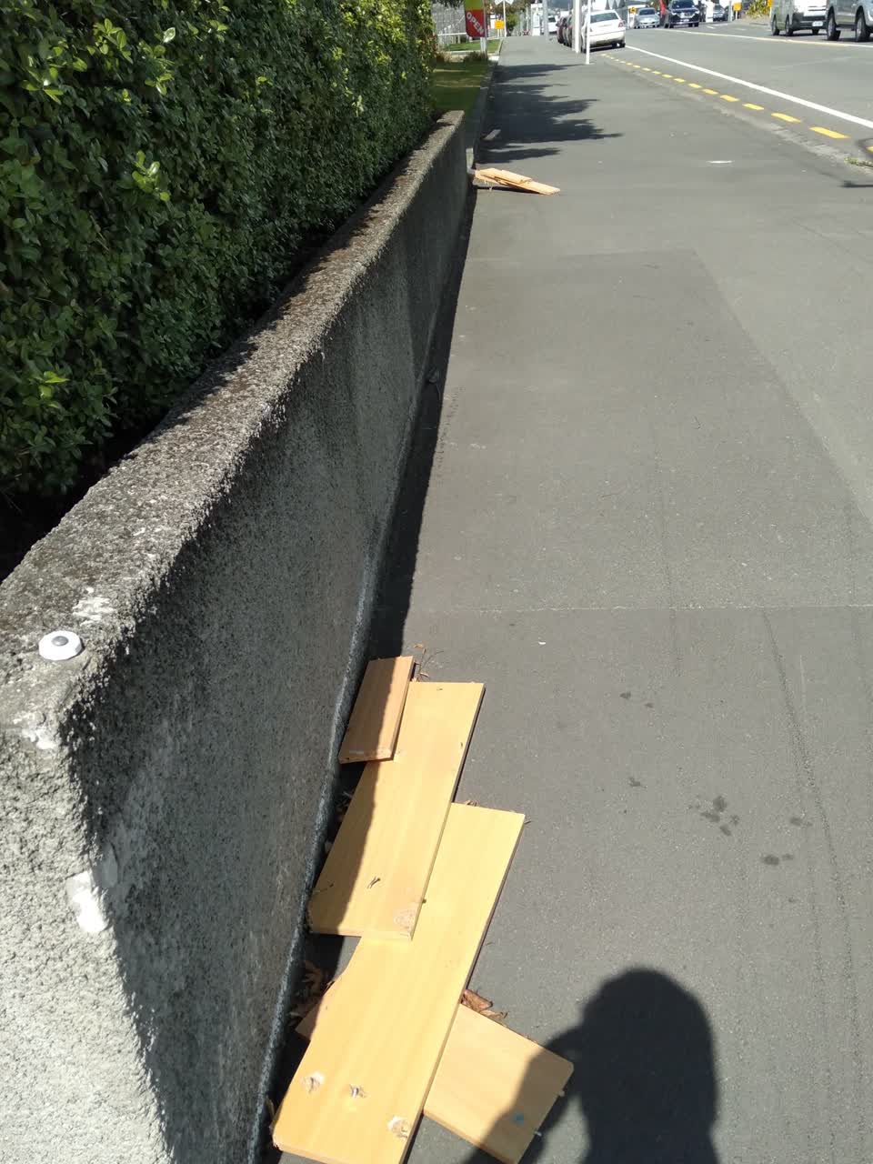 The photograph attached to this rubbish/recycling report
