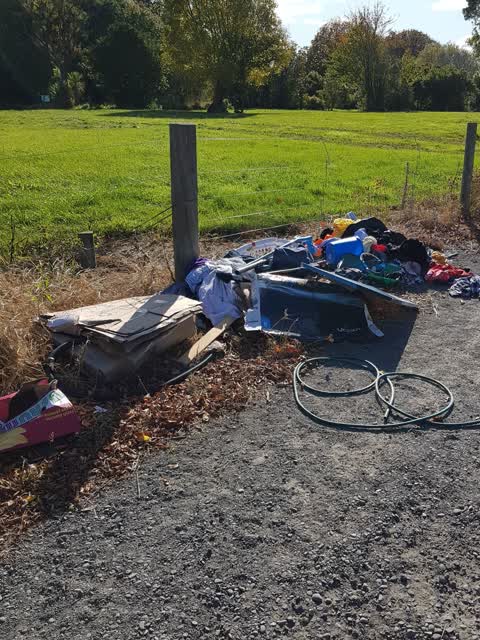 Rubbish/Recycling, a report photo