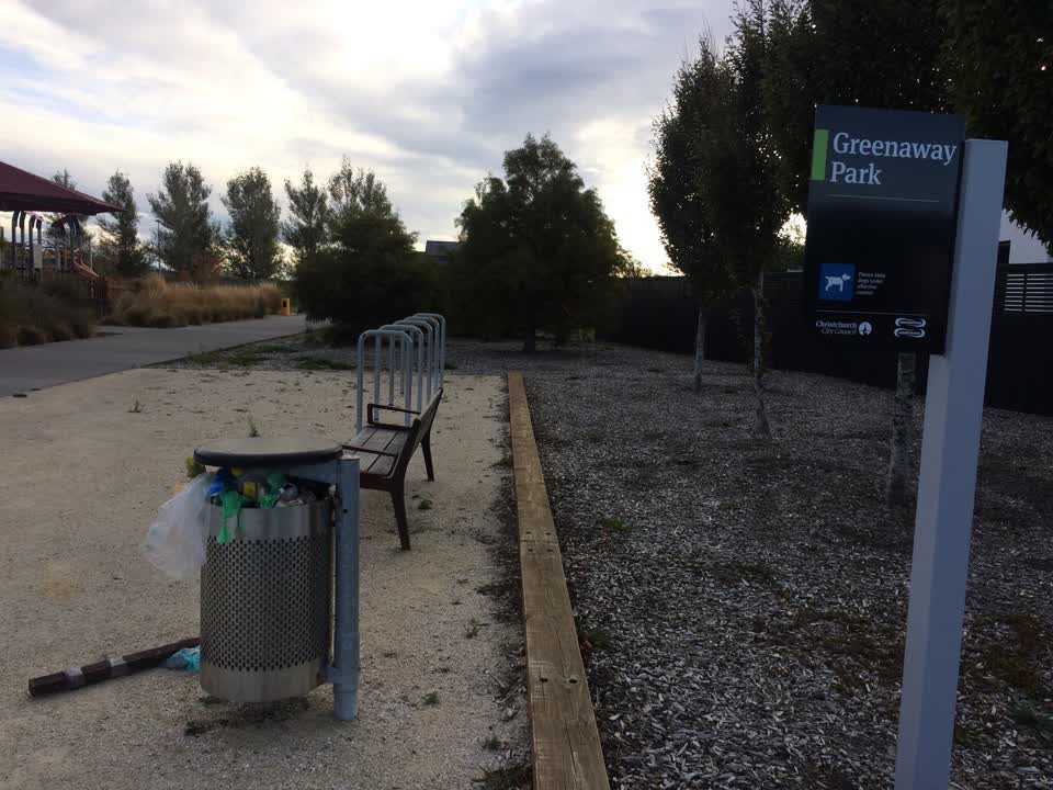 The photograph attached to this rubbish/recycling report