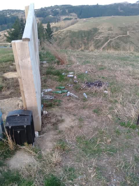 Rubbish/Recycling, a report photo