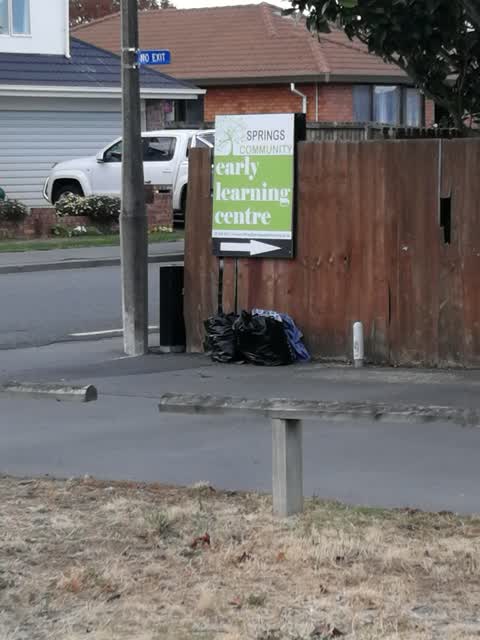 Rubbish/Recycling, a report photo
