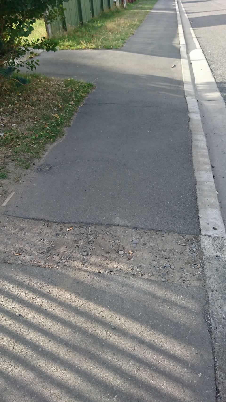 The photograph attached to this roading/streets report