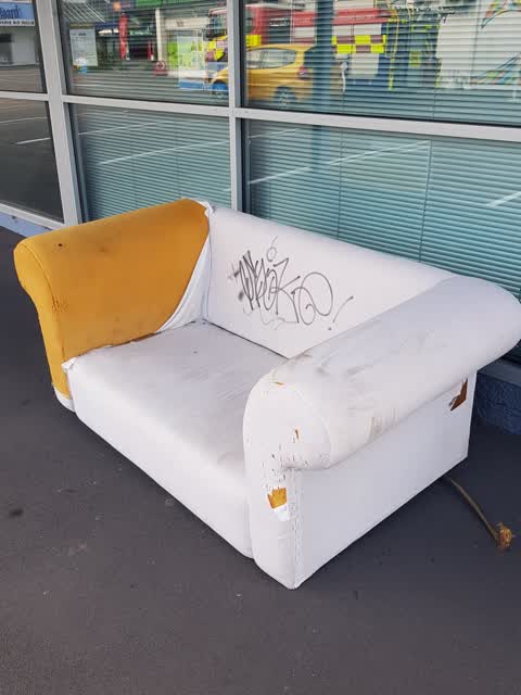 Rubbish/Recycling, a report photo