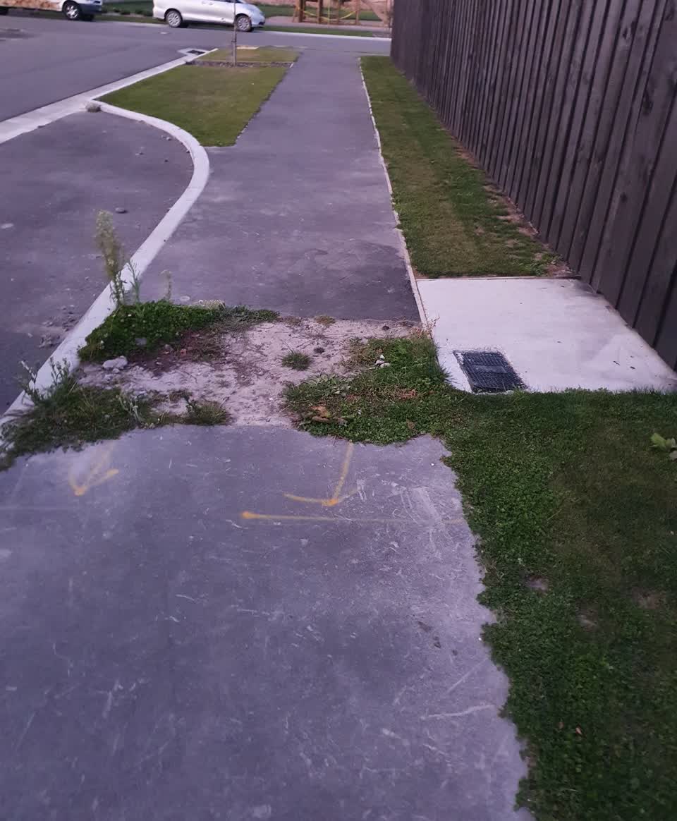 The photograph attached to this roading/streets report
