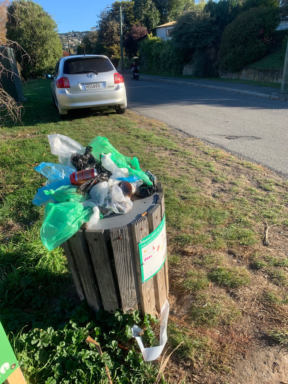The photograph attached to this rubbish/recycling report