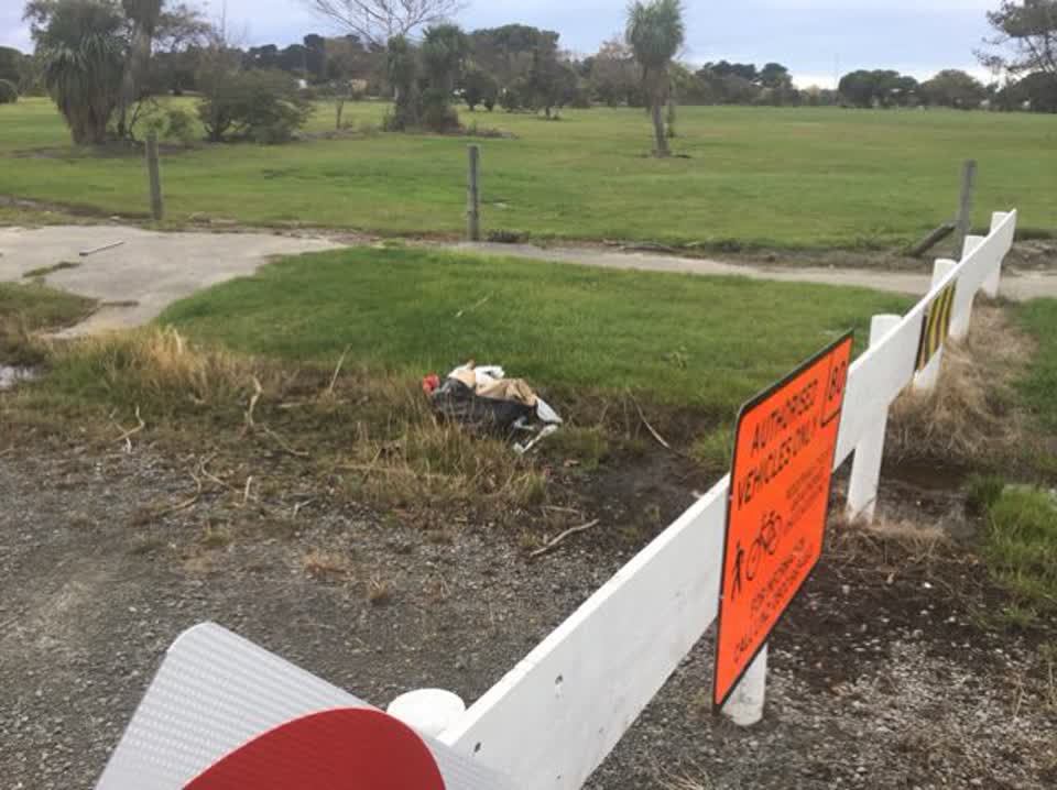 The photograph attached to this rubbish/recycling report