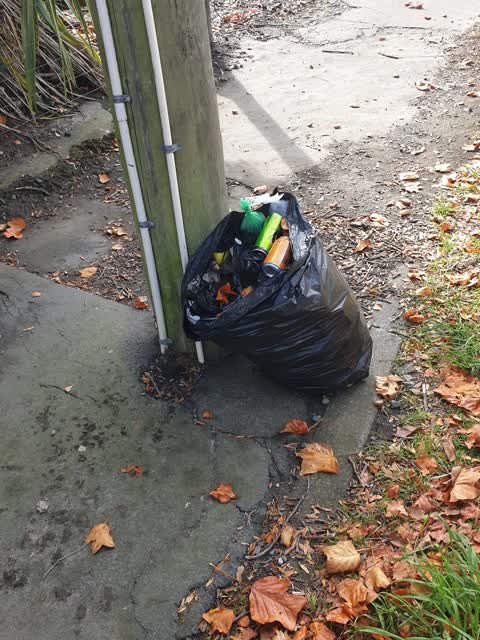 Rubbish/Recycling, a report photo