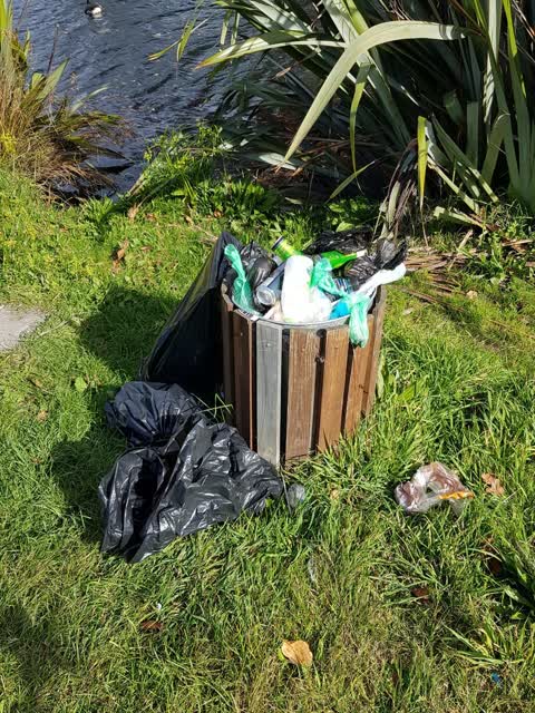 Rubbish/Recycling, a report photo