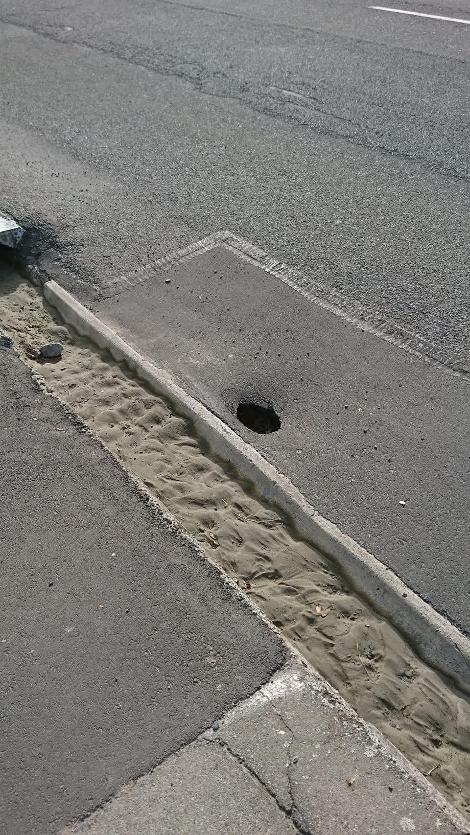The photograph attached to this roading/streets report