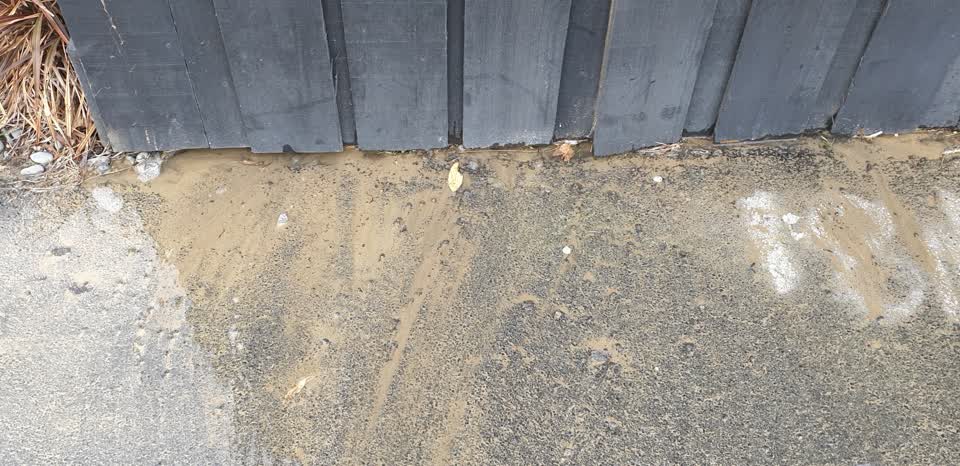 The photograph attached to this water supply report