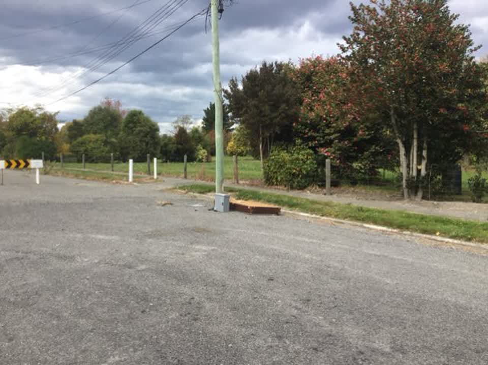 The photograph attached to this rubbish/recycling report