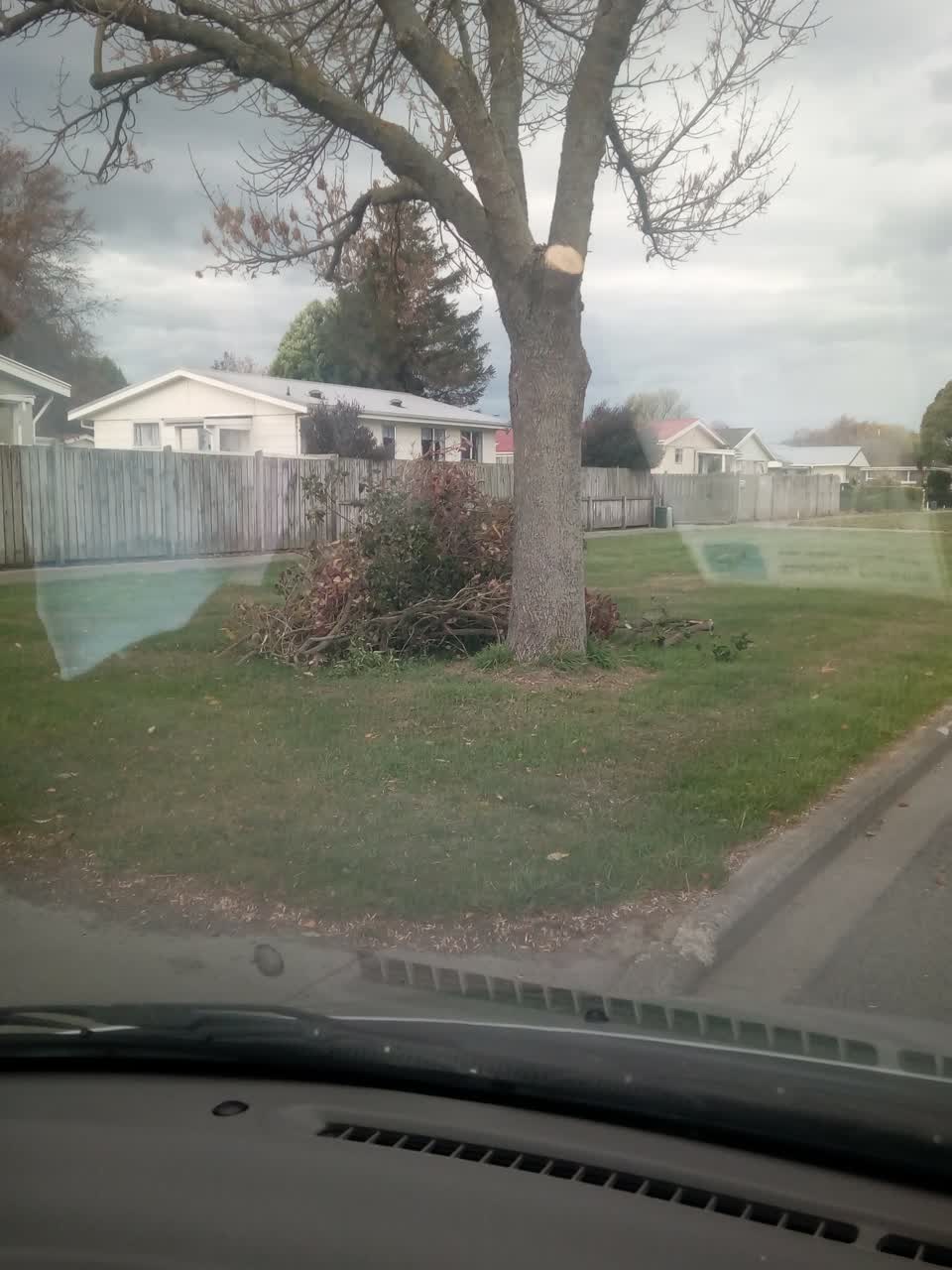 The photograph attached to this roading/streets report