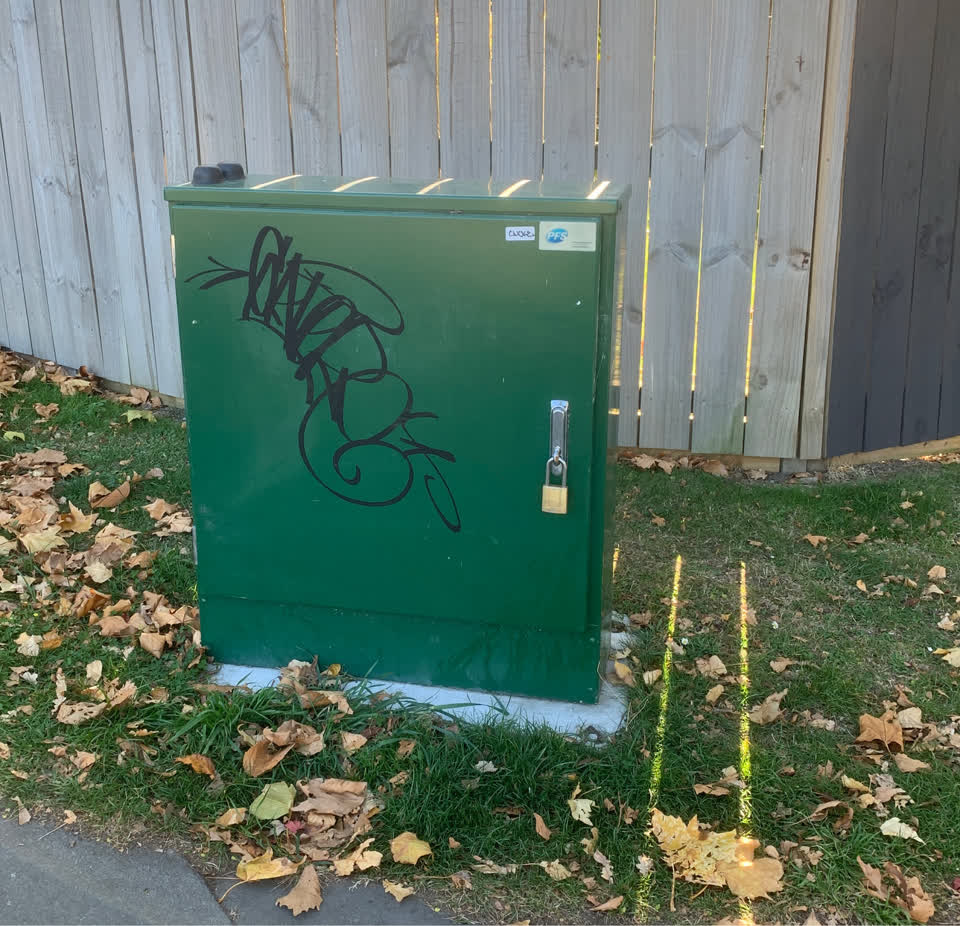 The photograph attached to this graffiti report