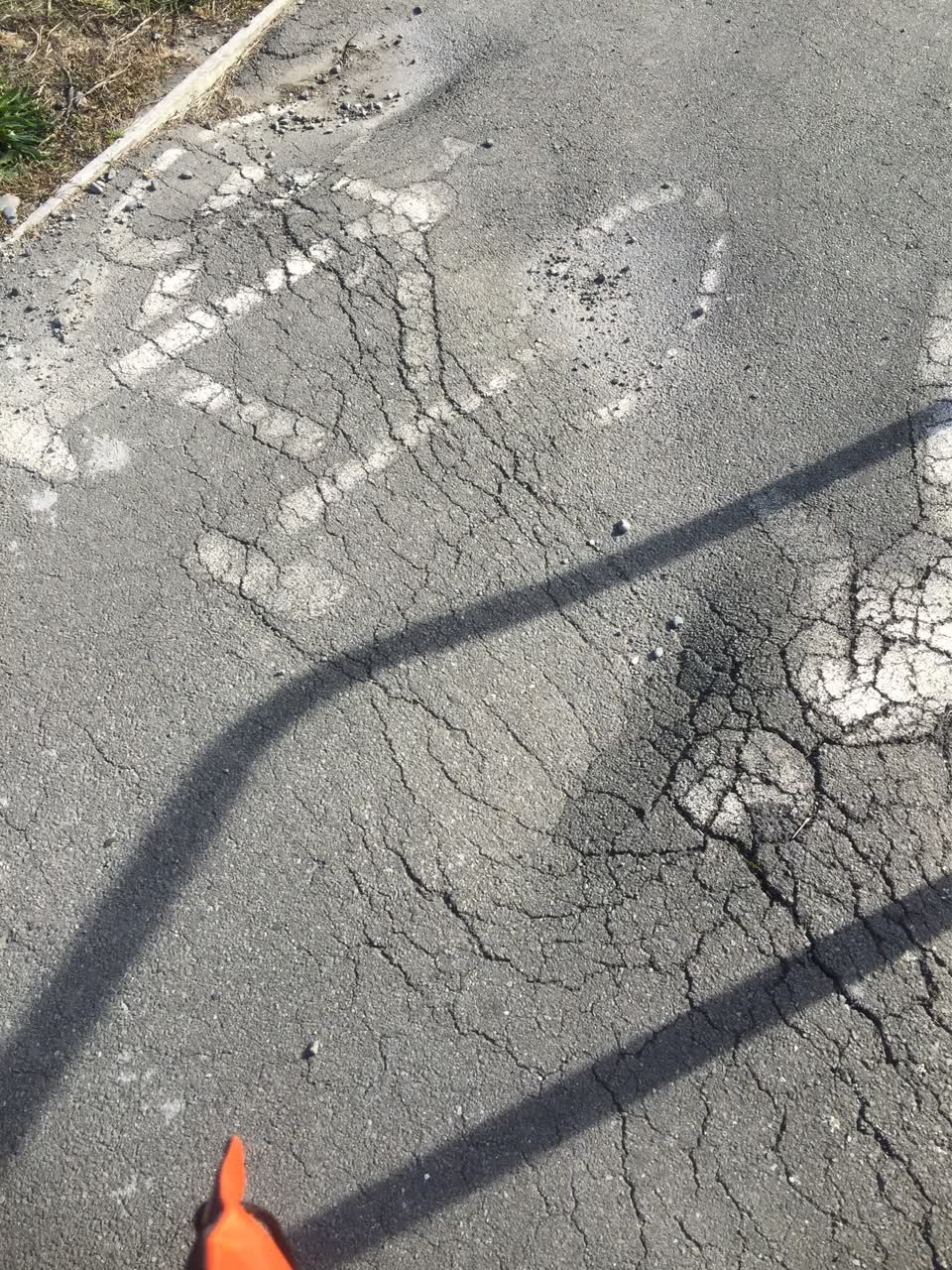 The photograph attached to this roading/streets report