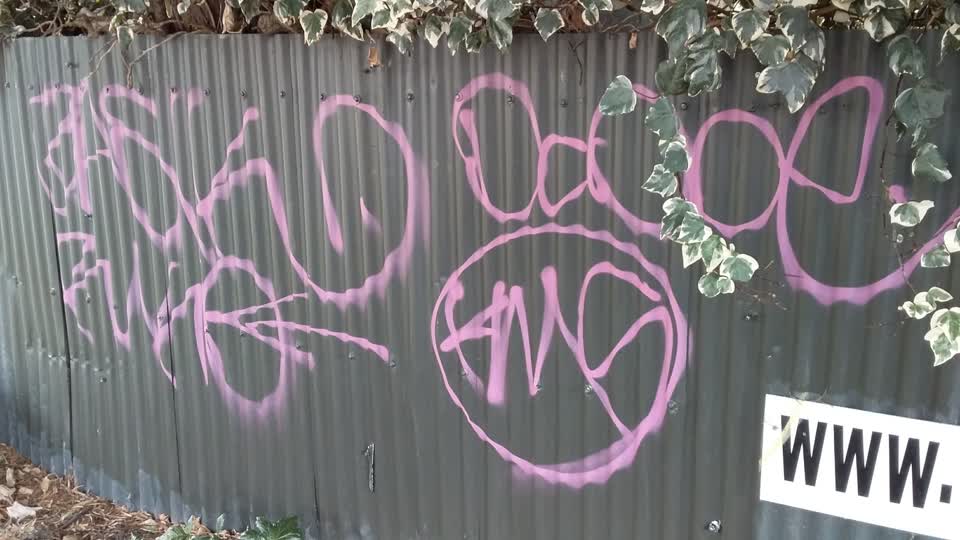 The photograph attached to this graffiti report