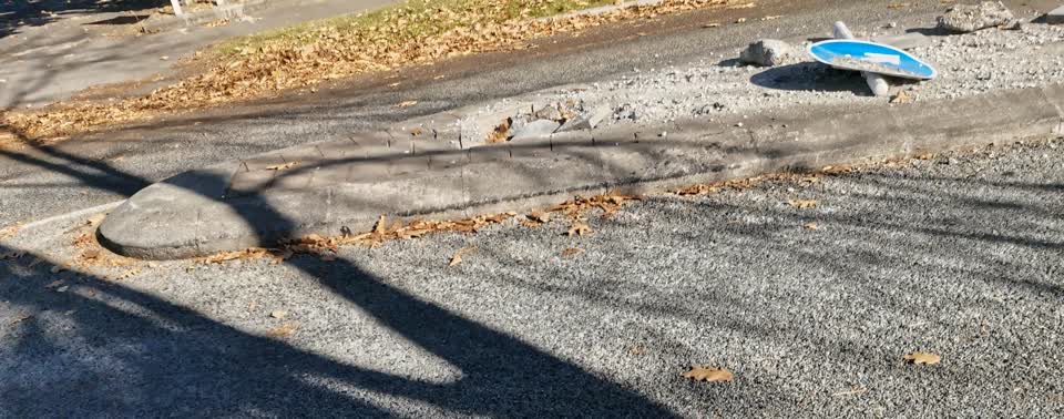 The photograph attached to this roading/streets report