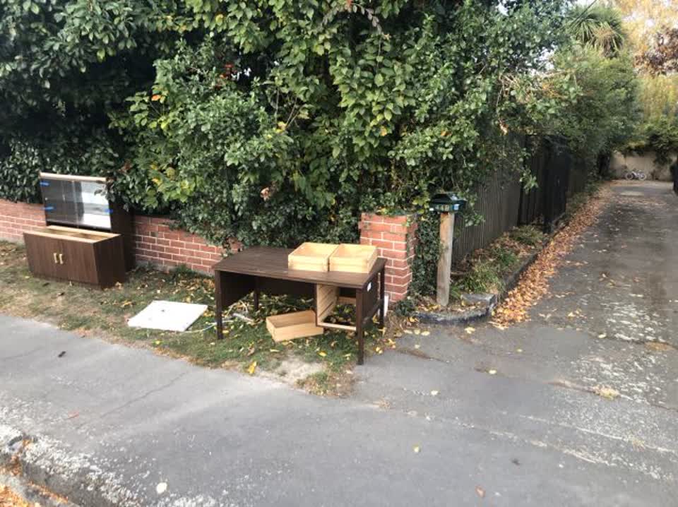 The photograph attached to this rubbish/recycling report
