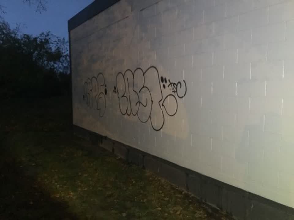 The photograph attached to this graffiti report
