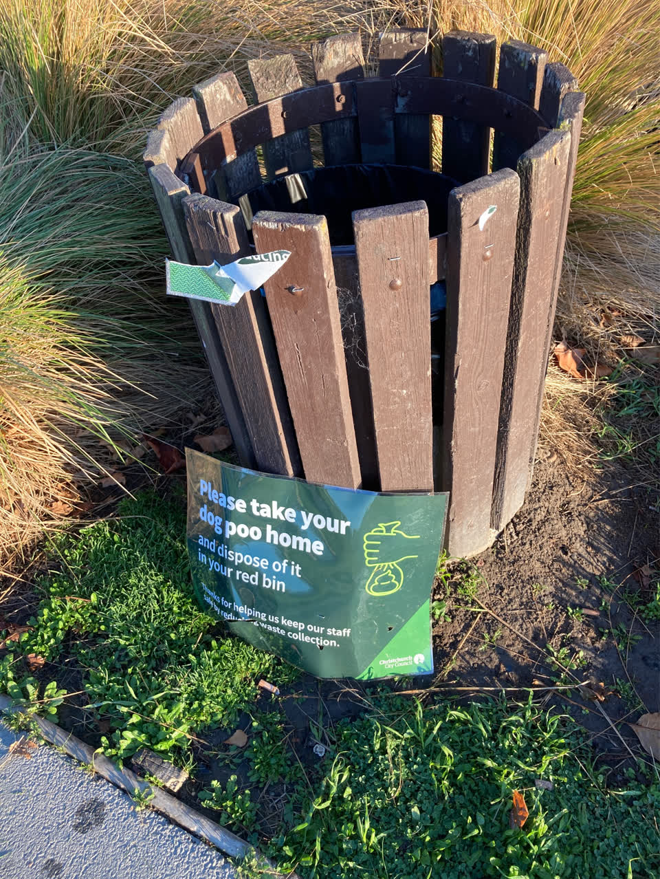 The photograph attached to this rubbish/recycling report