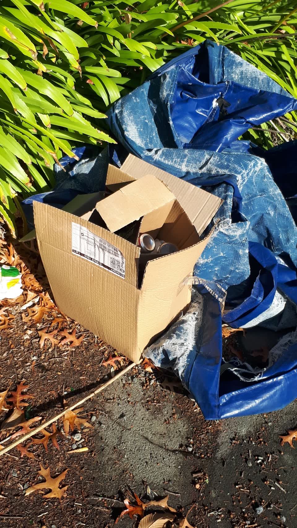 The photograph attached to this rubbish/recycling report