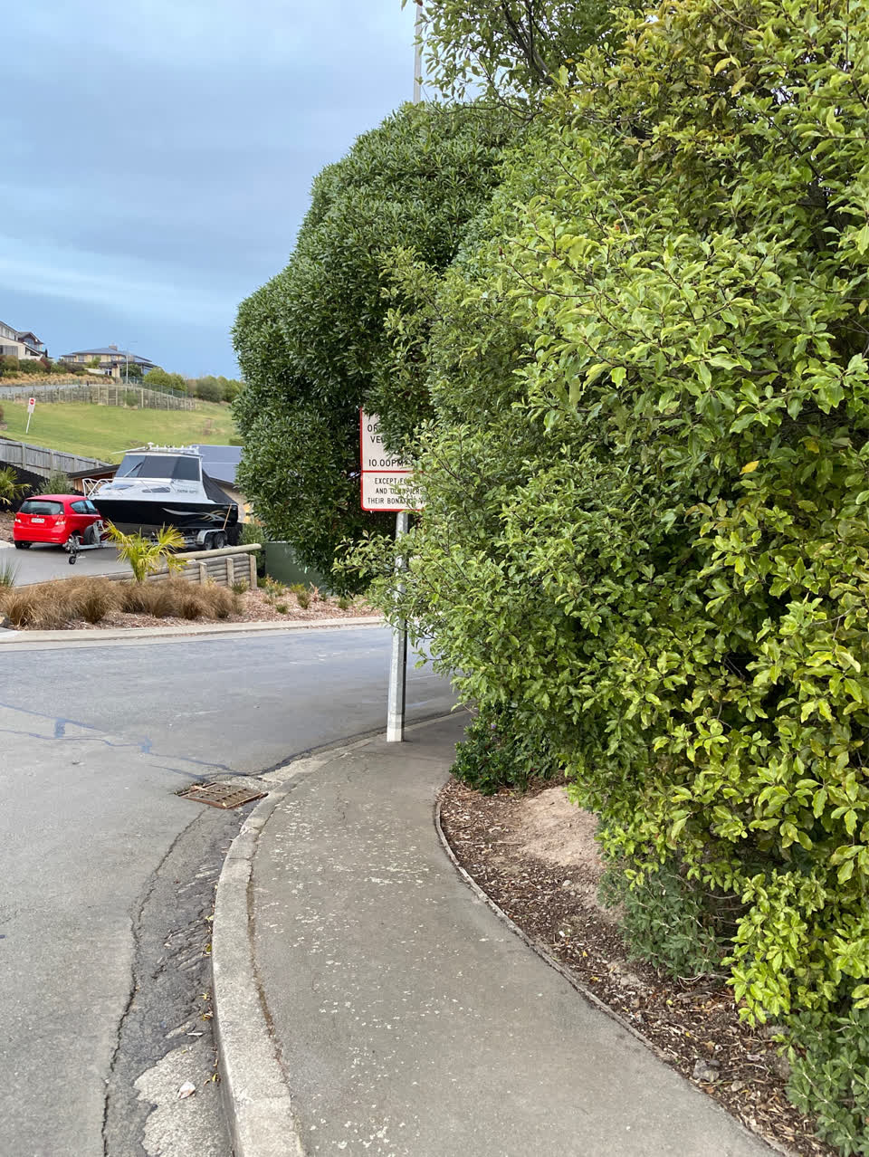 The photograph attached to this roading/streets report