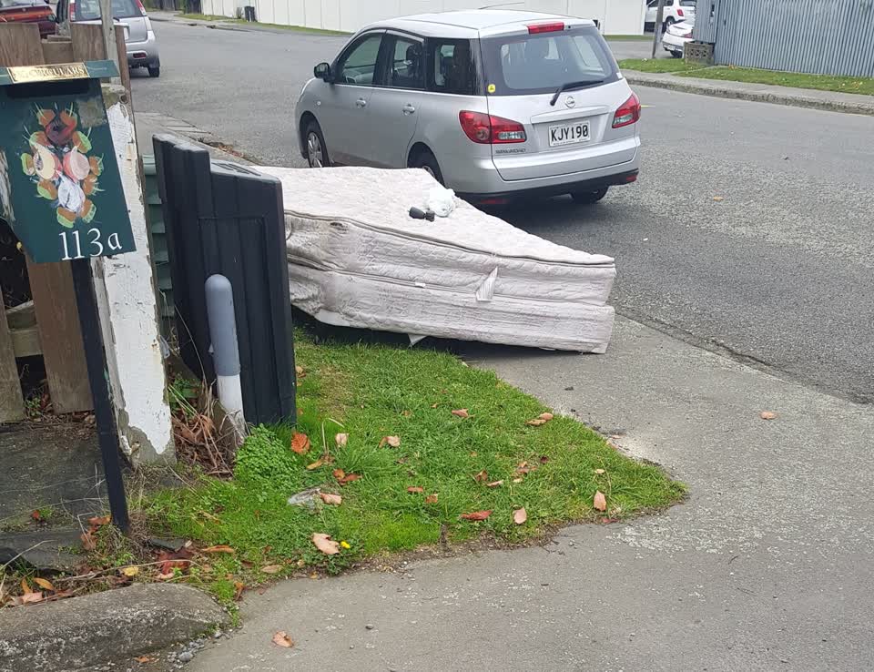 The photograph attached to this rubbish/recycling report