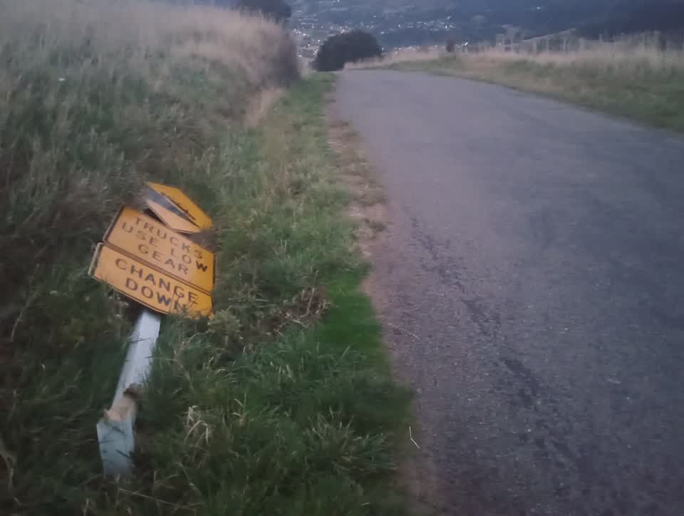 The photograph attached to this roading/streets report