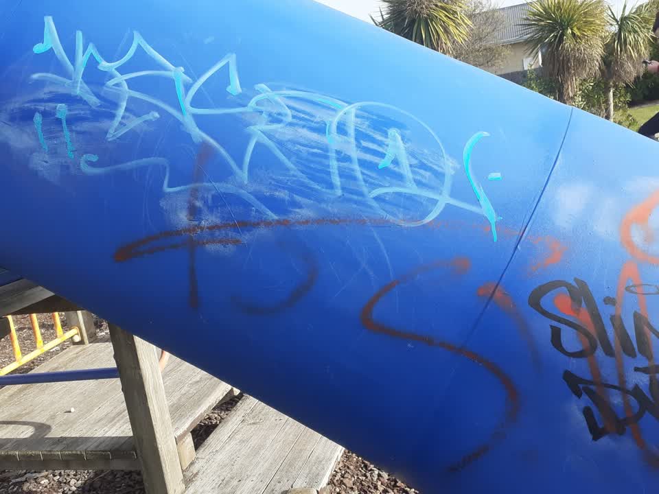The photograph attached to this graffiti report