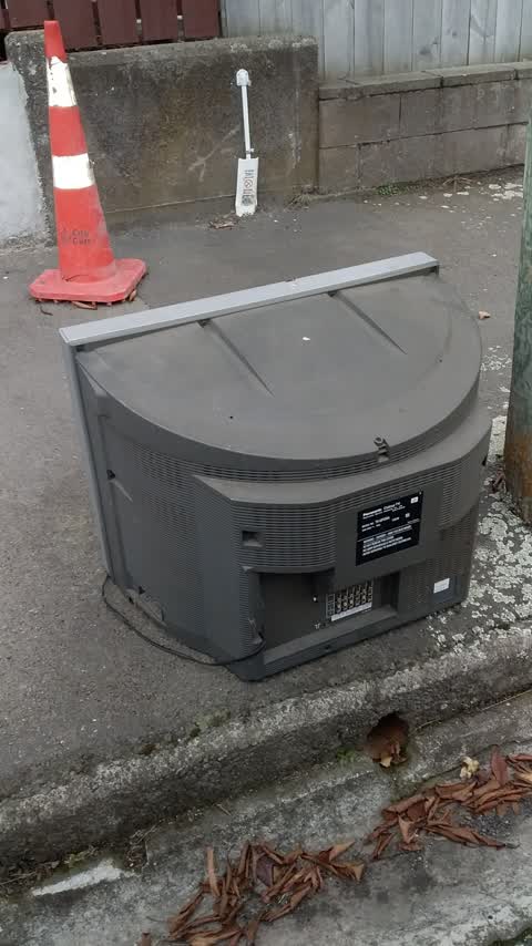 Rubbish/Recycling, a report photo