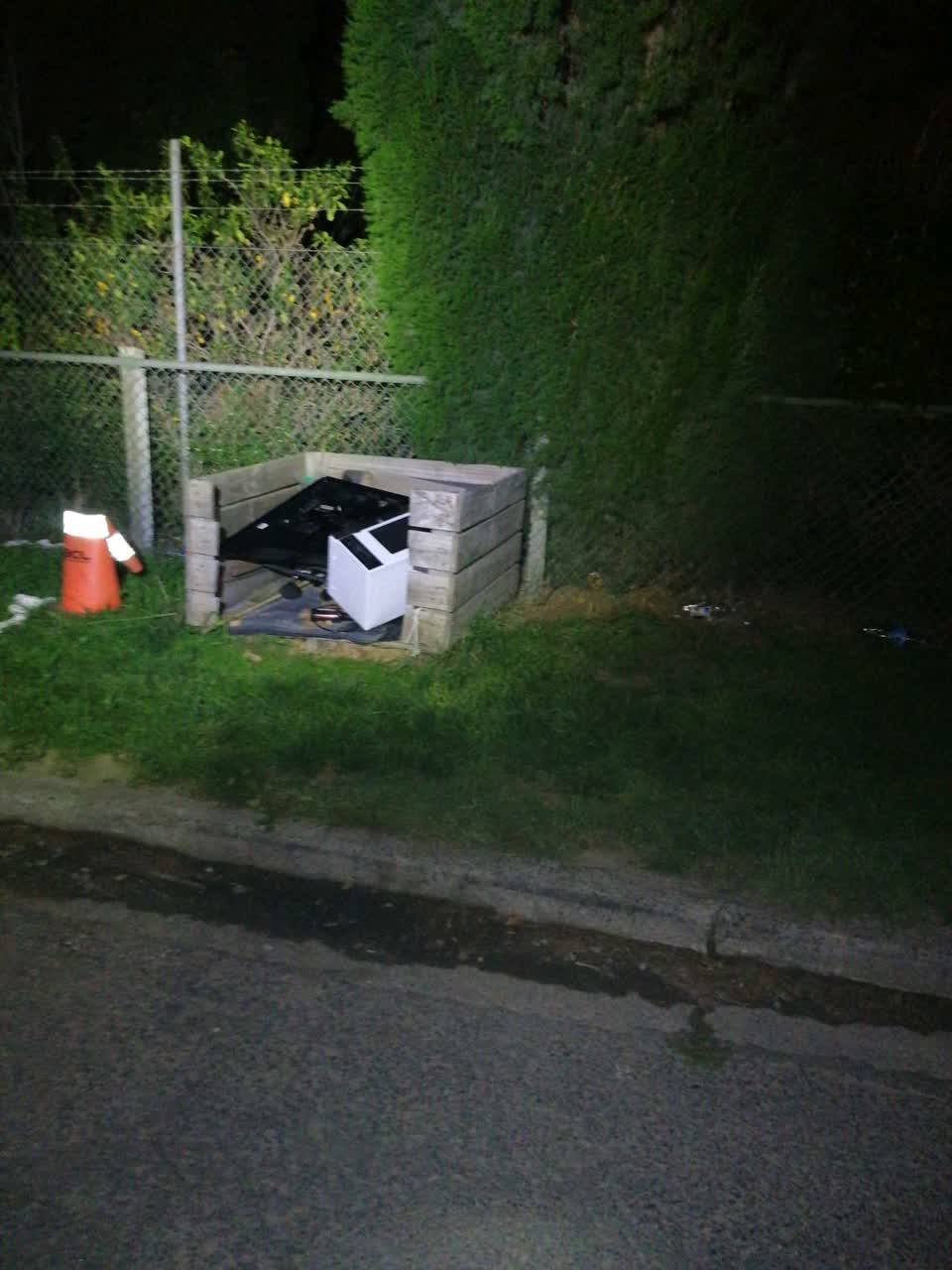 The photograph attached to this rubbish/recycling report