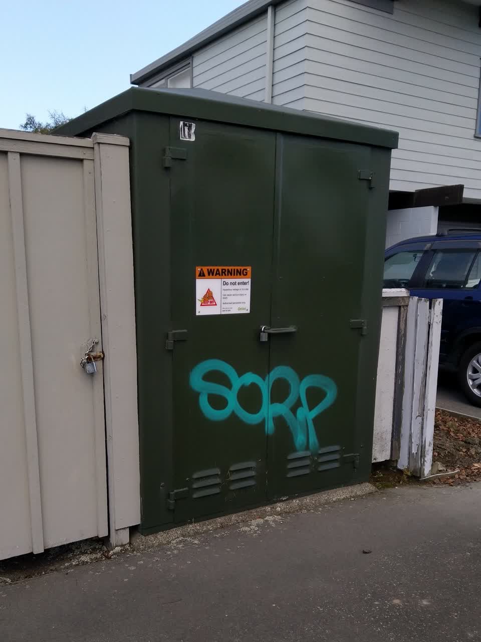 The photograph attached to this graffiti report