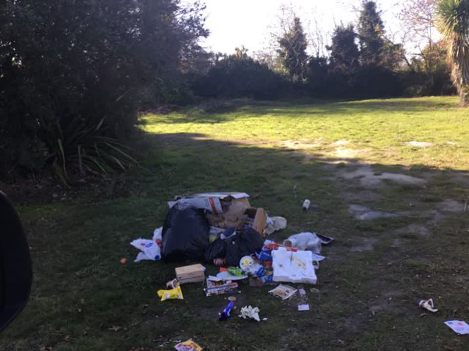 The photograph attached to this rubbish/recycling report