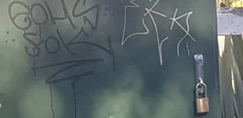 Graffiti, a report photo