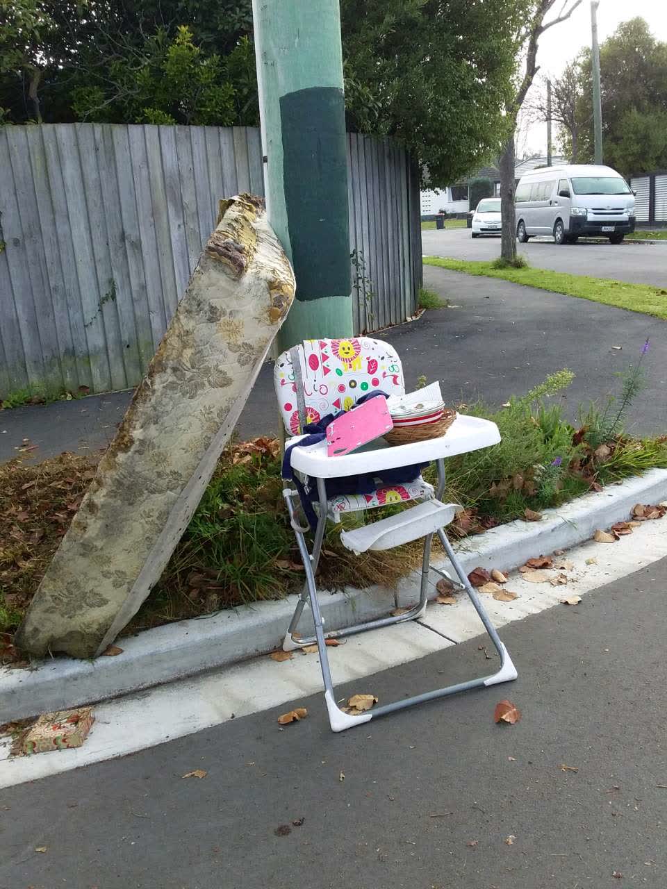 The photograph attached to this rubbish/recycling report