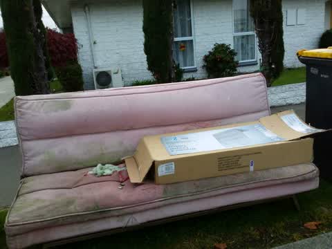 Rubbish/Recycling, a report photo