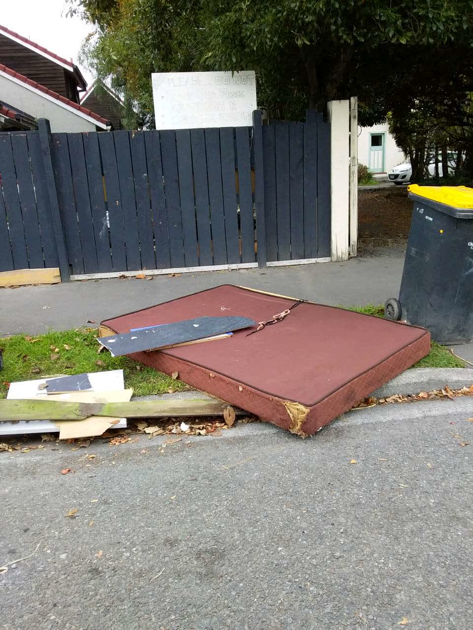 The photograph attached to this rubbish/recycling report